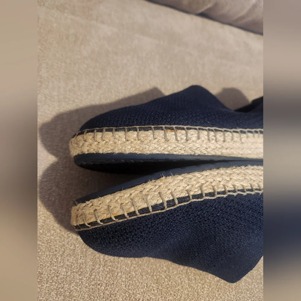 COLE HAAN Women's Navy Blue Espadrille Without Laces Flats Size 10B